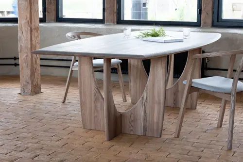 Kristensen Longboat ruokapöytä