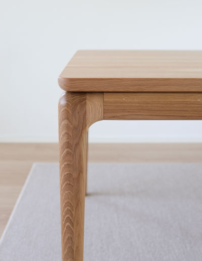 Ruokapöytä Floating, tammi C3