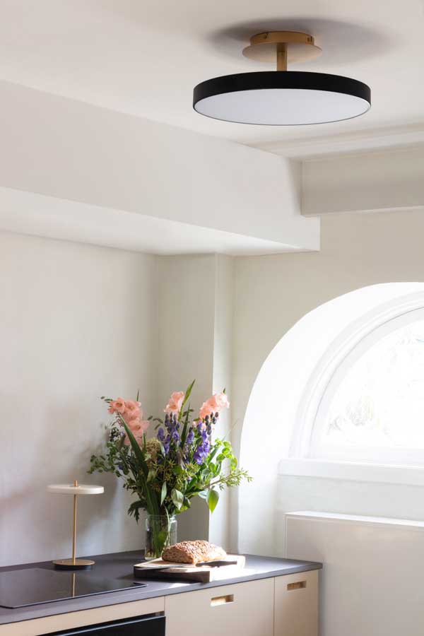 Ladattava pöytävalaisin Asteria Move, Pearl White