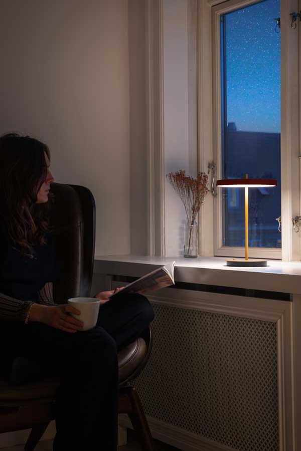 Ladattava pöytävalaisin Asteria Move, Ruby Red