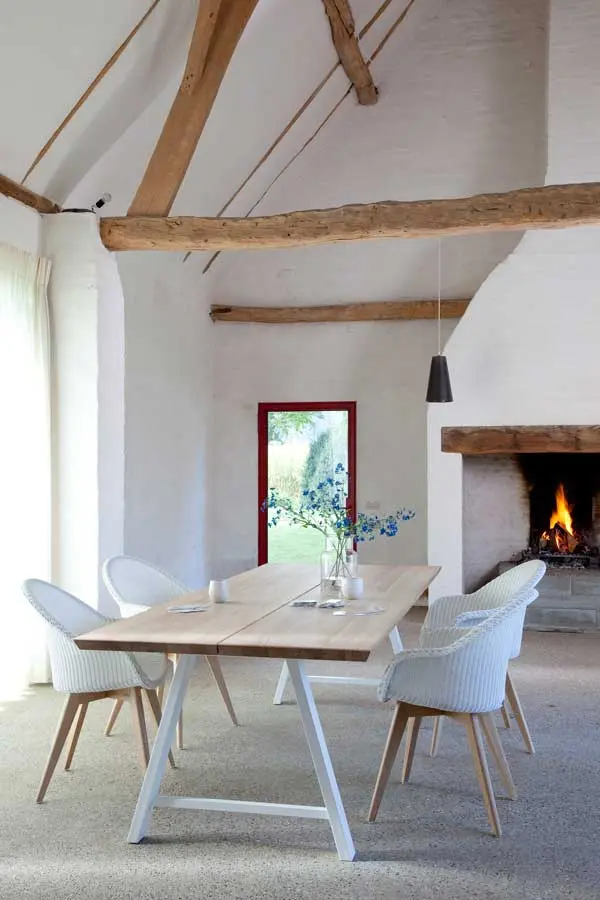 Ruokapöydän tuoli Avril HB, tammijalat, Pure White (1).webp