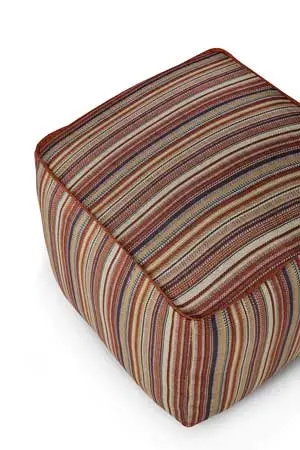 20181_Zahara_outdoor_pouf_Terra_Stripe_fabric_det01_cut_web.webp