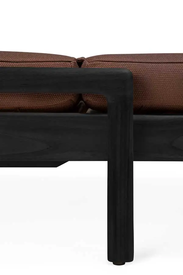 10344_Jack_outdoor_adjustable_lounger_varnished_teak_Black_Burgundy_fabric_det02_cut_web.webp