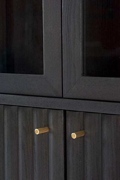 Vitriinikaappi Velvet 103 x 200 cm, saarni